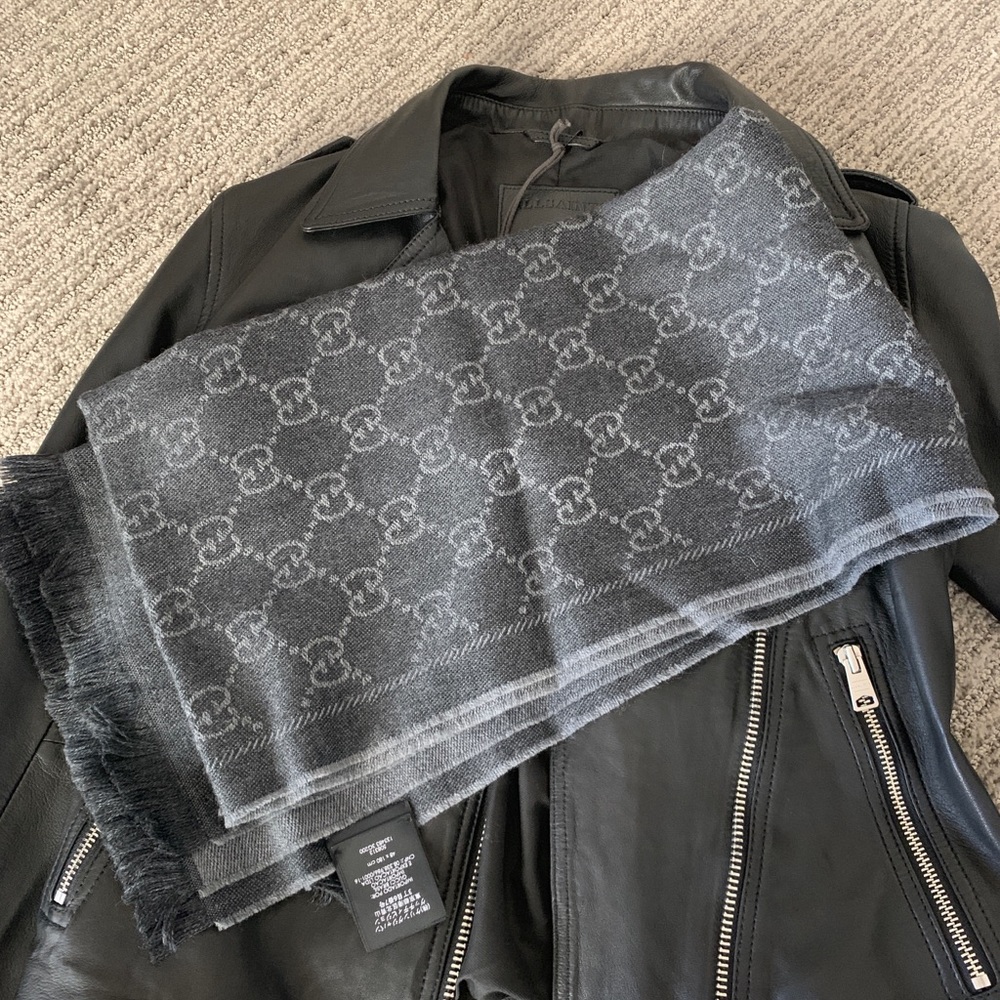 Gucci scarf